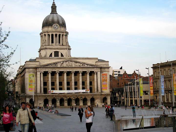 eu_gb_nottingham_004.jpg - Der Old Market Square mit dem Council House inklusive dem Dom