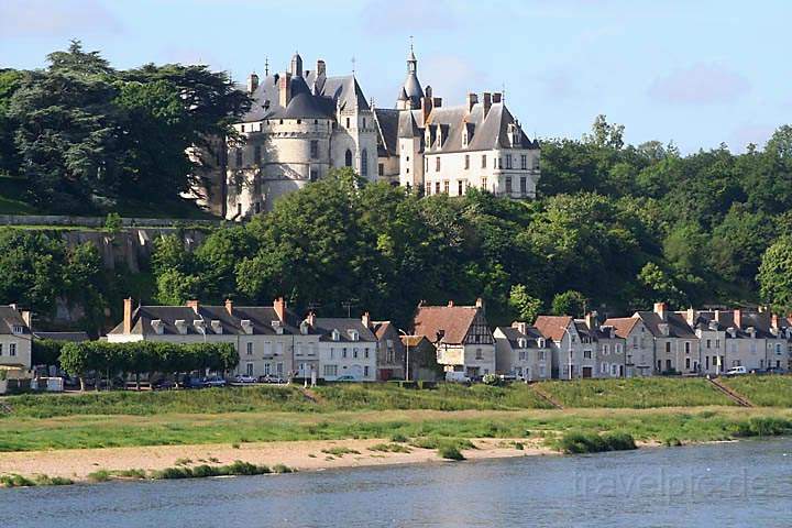 eu_fr_loire_tal_014.jpg - Blick ber die Loire zum Schlo Chaumont Sur Loire in Chaumont Sur Loire