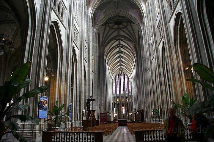 eu_fr_loire_tal_025.jpg - Innenansicht des gotischen Doms St-Croix in Orleans