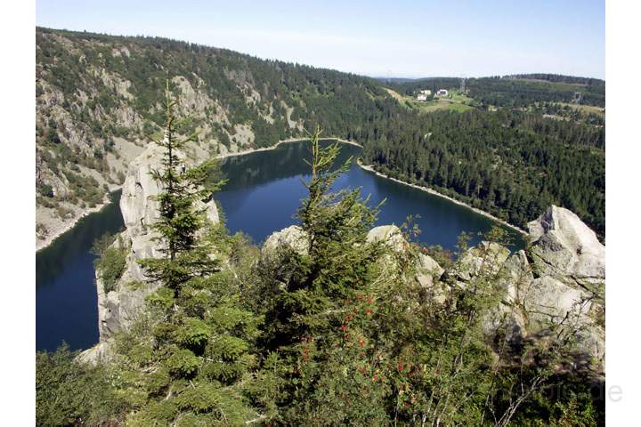 eu_fr_vogesen_003.jpg - Bergsee in den Vogesen, Frankreich