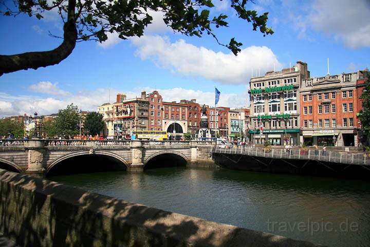 eu_ie_dublin_023.jpg - Die Brcke der O'Connell Street mit dem River Liffey