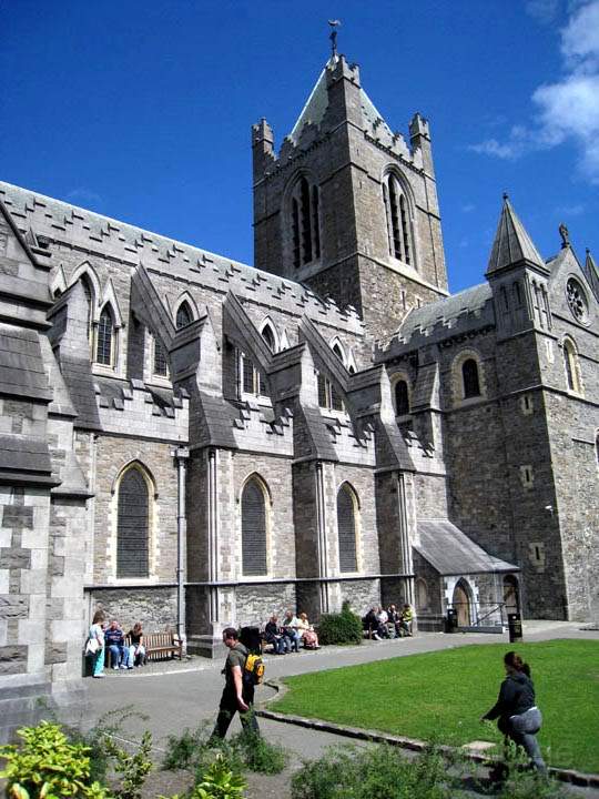 eu_ie_dublin_026.jpg - Die im 12. und 13. Jh. errichtete Christ Church mit einer mittelalterlichen Kryta