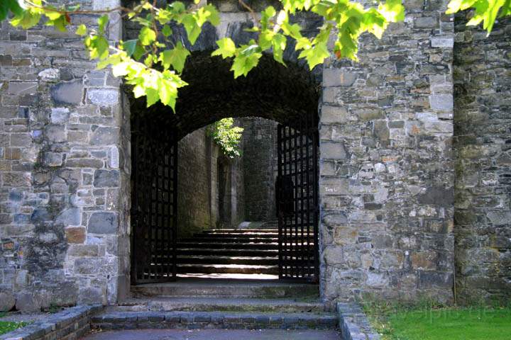 eu_ie_dublin_028.jpg - Die mittelalterliche Stadtmauer mit dem St. Audeon's Arch