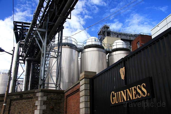 eu_ie_dublin_018.jpg - Eines der Tore der weltberhmten Brauerei Guiness