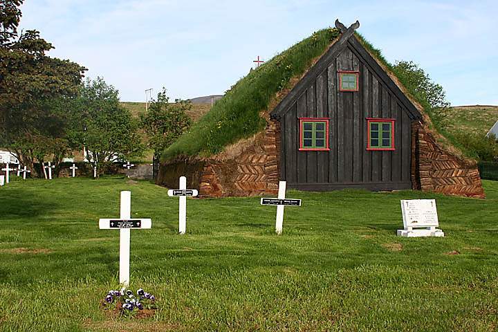 eu_island_012.jpg - Torfkirche Vidimyri von 1834 bei Varmahlid im Norden von Island