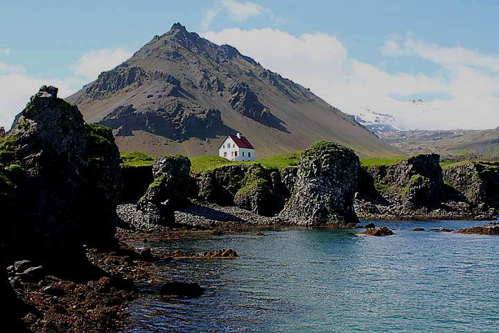 eu_island_025.jpg - Ein einsames Haus auf der Halbinsel Snfellsnes im Westen von Island