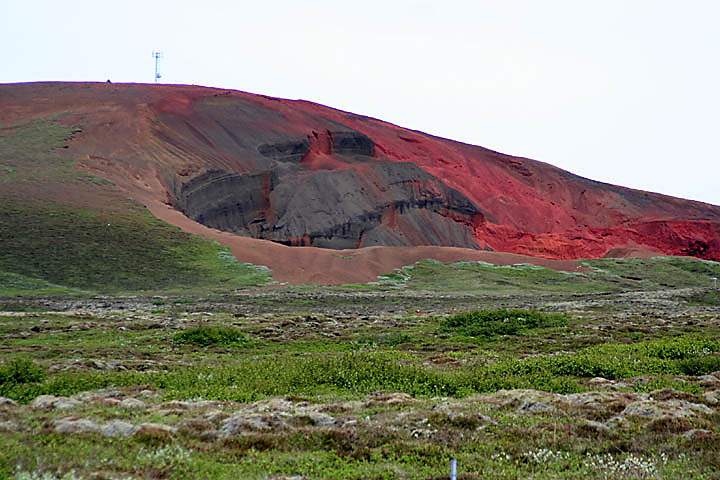 eu_island_029.jpg - Bunte Lavafelsen in der Nhe vom Laugarvatn im Sdwesten von Island