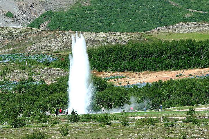 eu_island_031.jpg - Ausbruch des Geysir Stokkur in Haukadalur, Island