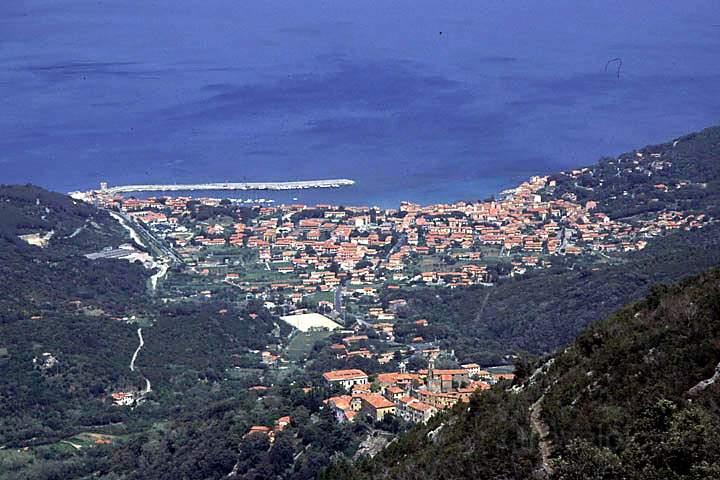 eu_it_elba_012.jpg - berblick auf Marciano Marina, Insel Elba