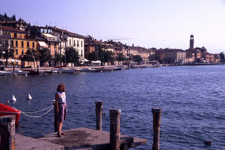 eu_it_gardasee_012.JPG - Der Hafen der Stadt Sal am Gardasee, Oberitalien