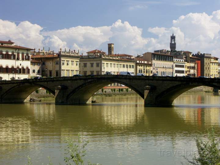 eu_it_toskana_022.JPG - Eine Brcke ber den Arno in Florenz in der Toskana