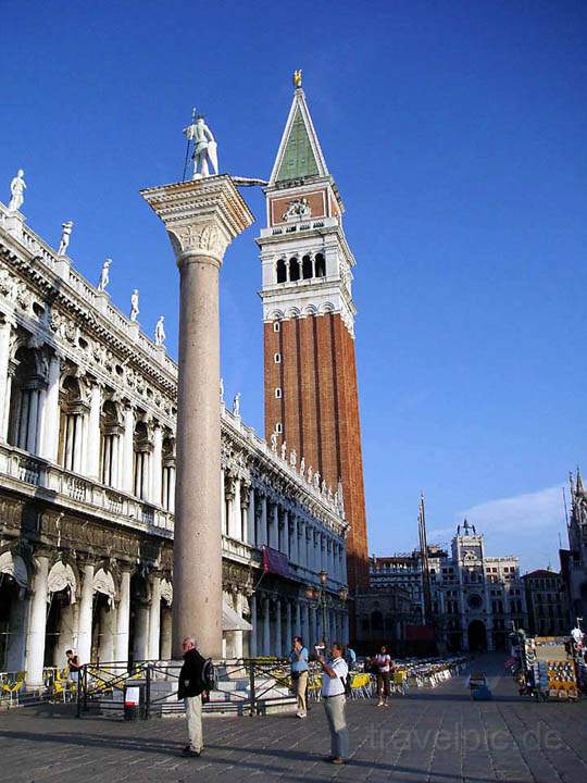 eu_it_venedig_013.jpg - Der Campanile und Granitsule