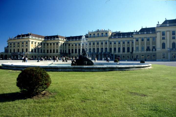 eu_at_wien_004.JPG - Das berhmte Schloss Schnbrunn in Wien, sterreich