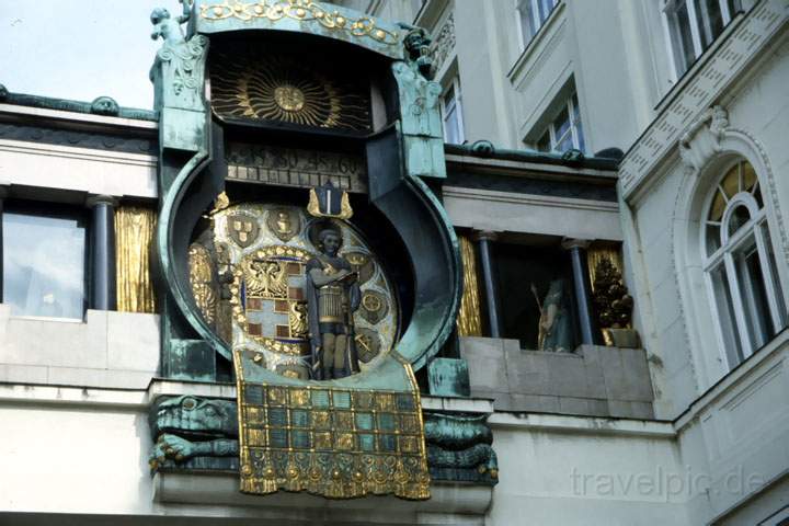 eu_at_wien_015.JPG - Die bekannte Anker-Uhr am Hohen Markt in Wien, sterreich