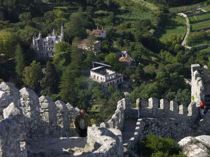 eu_portugal_026.JPG - Die Maurenburg oberhalb der Stadt Sintra in Portugal