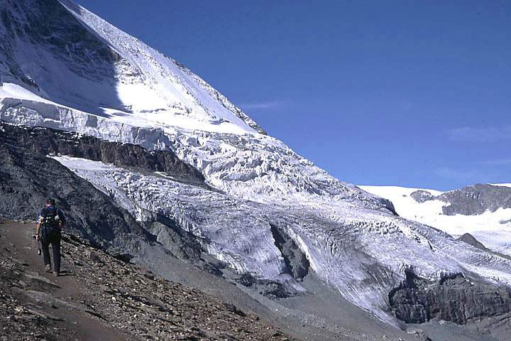 eu_ch_mattertal_018.jpg - Gletscher am Matterhorn beim Aufstieg zur Hoernlihtte