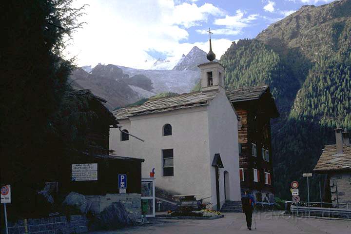 eu_ch_mattertal_039.jpg - Kirche in Gasenried am Europaweg