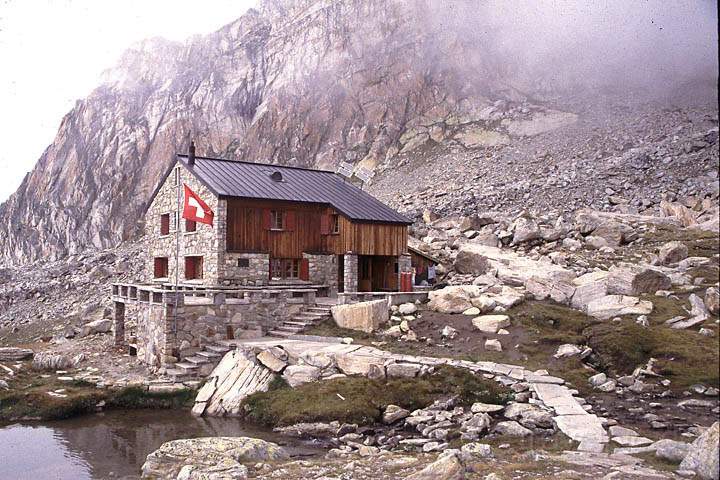 eu_ch_saastal_003.jpg - Almageller Htte auf 2894 m im Wallis