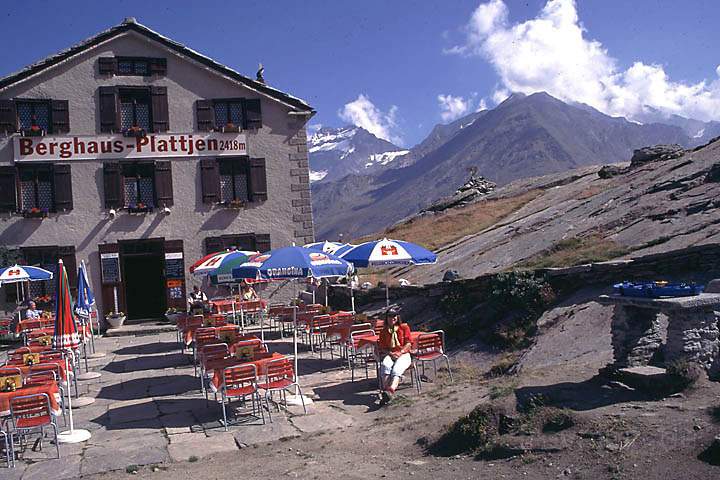 eu_ch_saastal_021.jpg - Berghaus Plattjen, (2411 m) im Wallis, Schweiz