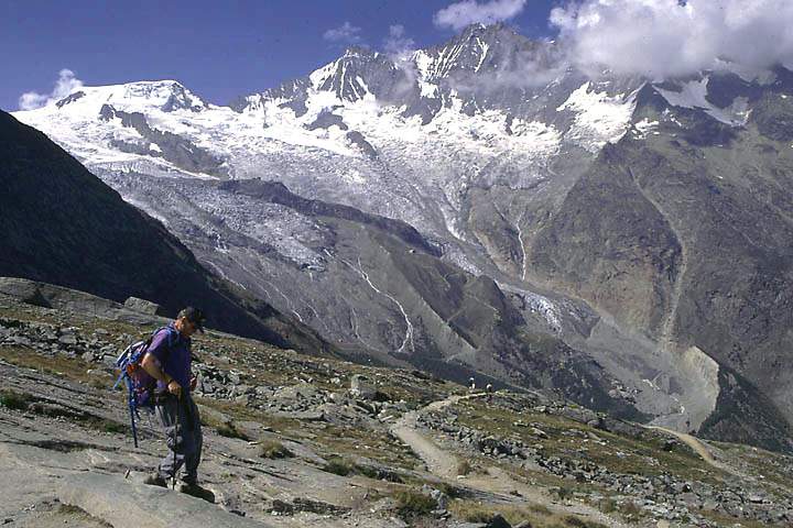 eu_ch_saastal_022.jpg - beim Abstieg von Plattjen nach Saas Fee