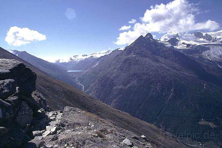 eu_ch_saastal_029.jpg - Hhenweg Kreuzboden, Blick ins Saastal und zum Mattmark-Stausee