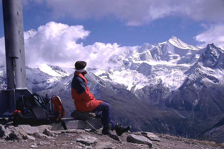 eu_ch_val_d_anniviers_033.jpg - schne Rast am Corne de Sorebois (2896 m)