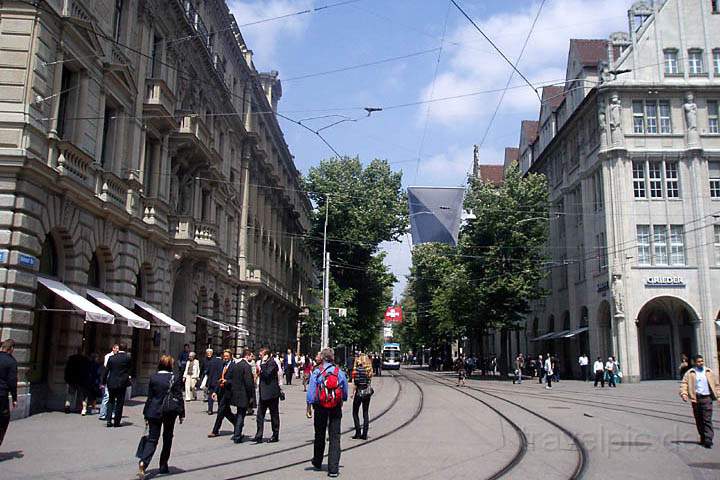 eu_ch_zuerich_024.jpg - Blick in die Bahnhofstrae von Zrich