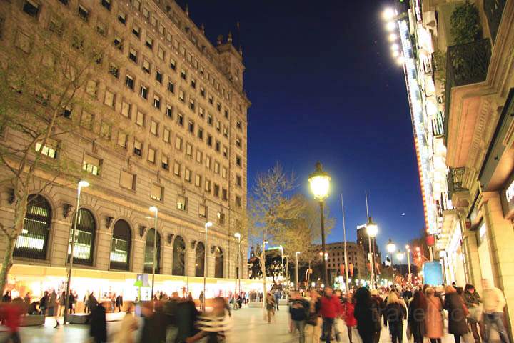 eu_es_barcelona_009.jpg - Das Ende der pulsierenden Las Rablas am Placa Catalunya