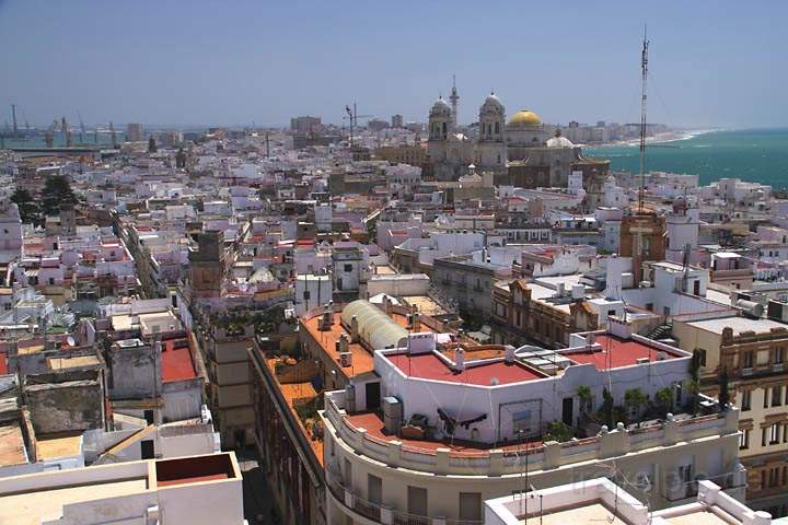 eu_es_cadiz_011.jpg - Die phantastische 360-Aussicht vom Torre Tafira in der Altstadt von Cadiz