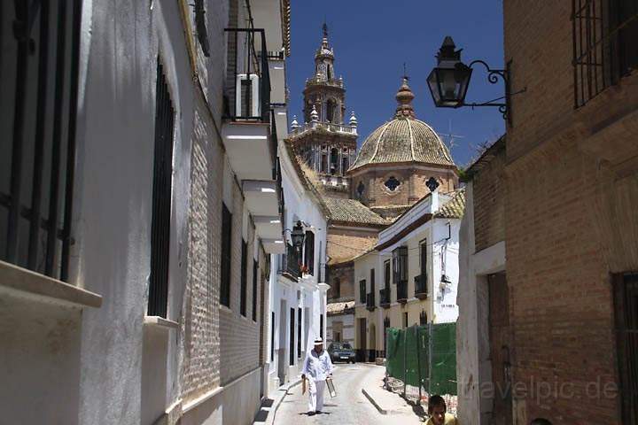 eu_es_ecija_011.jpg - Im Hintergrund die Kirche Santa Maria