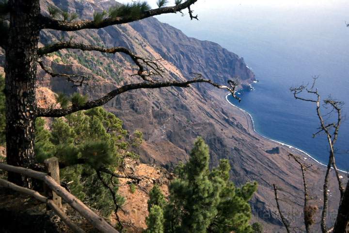 eu_es_el_hierro_008.JPG - Der Aussichtspunkt Mirador de las Playas auf der Insel El Hierro