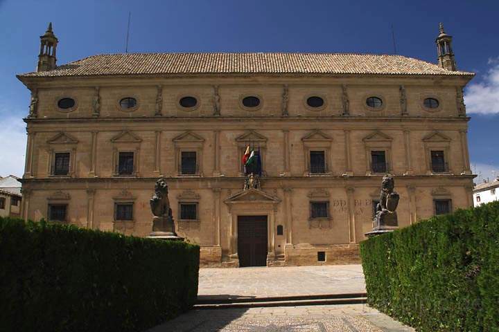 eu_es_ubeda_008.jpg - Das Rathaus am Plaza de Vasquez Molina in der Weltkulturerbestadt beda