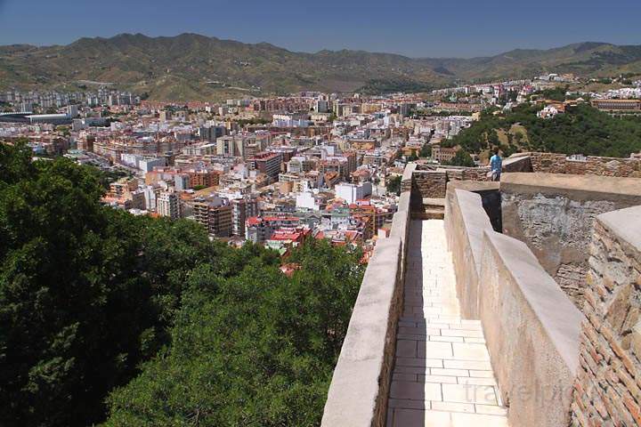 eu_es_malaga_005.jpg - Die Mauern der Burg Castillo de Gibralfaro oberhalb von Malaga