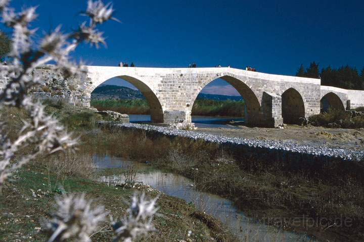 eu_tuerkei_001.JPG - Eine alte selcukische Brcke bei Aspendos, trkische Riviera