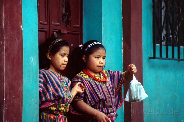 ma_guatemala_009.JPG - Zwei kleine Mdchen im Hochland von Huehuetenango, Guatemala