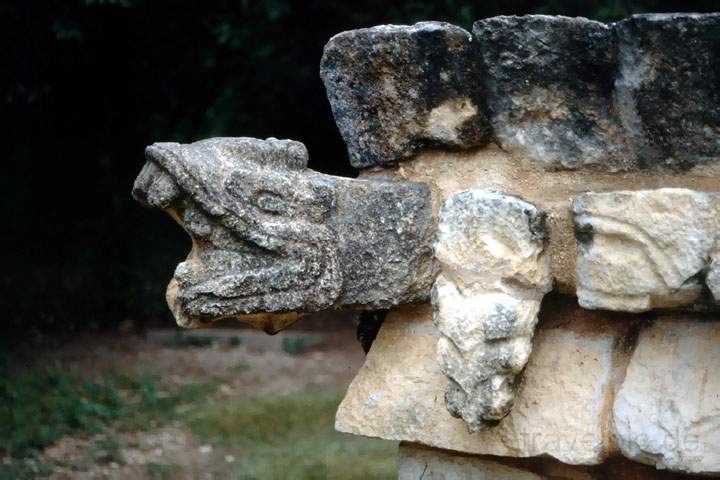 ma_mexiko_006.JPG - Detail aus einem Maya Tempel in Chichen Itza in Yucatan, Mexiko