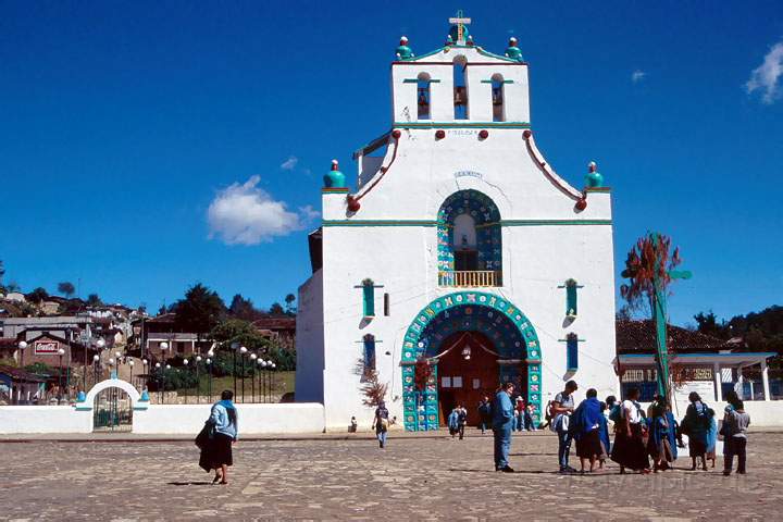 ma_mexiko_014.JPG - Die Dirfkirche von Chamula bei San Christobal de las Casas in Chiapas, Mexiko