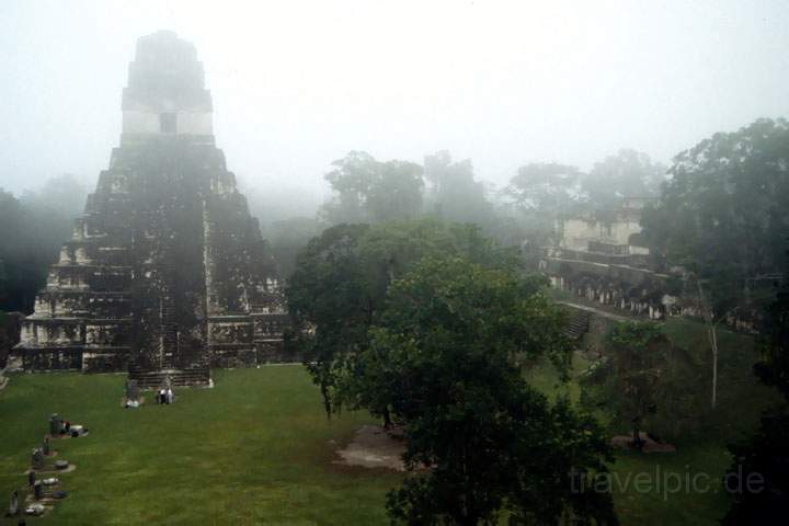 ma_guatemala_003.JPG - Der Tempel I der maya Ruinen von Tikal in Guatemala