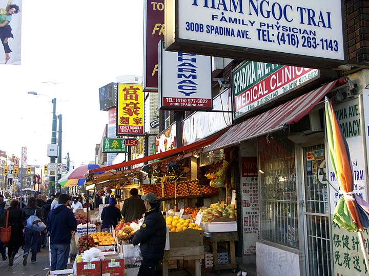 na_ca_toronto_016.JPG - Das quirlige Treiben in Chinatown, Toronto