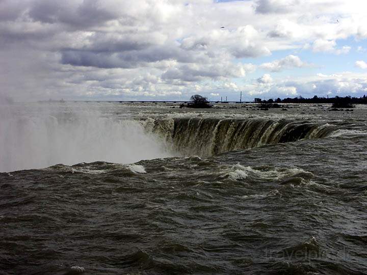 na_ca_niagarafaelle_006.jpg - Die Niagaraflle vom Aussichtspunkt auf der Seite von Kanada