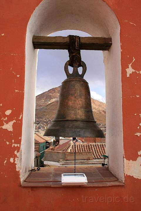 sa_bo_potosi_005.jpg - Ein der Glocken der Kirche La Merced in Potos