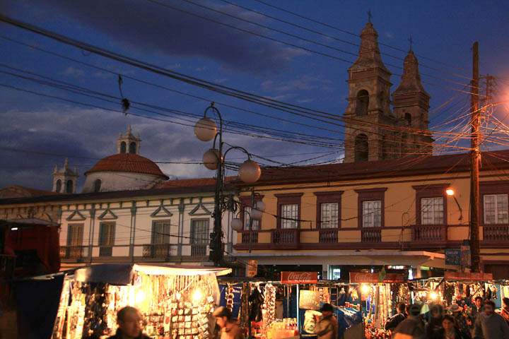 sa_bo_potosi_008.jpg - Die Iglesia San Lorenzo hinder dem Mercado Central von Potos