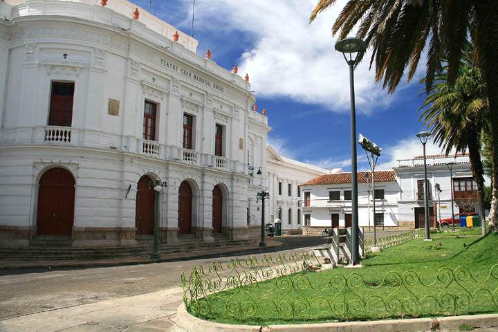 sa_bo_sucre_016.jpg - Das Teatro Gran Mariscal de Ayacucho ist das grte Theater Boliviens