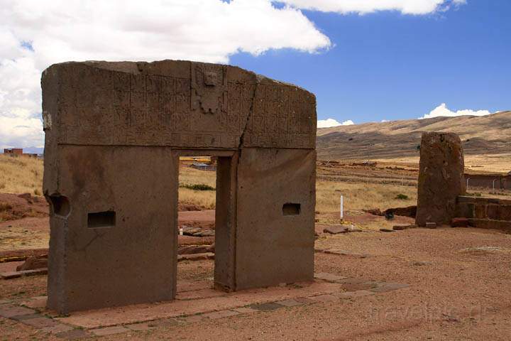 sa_bo_tiwanaku_008.jpg - Das Sonnentor ist die bekannteste Sehenswrdigkeit der Anlage von Tiwanaku