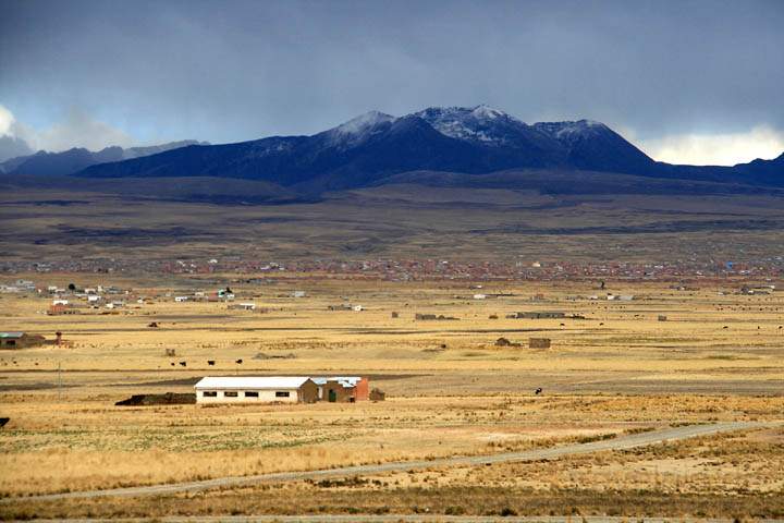 sa_bo_tiwanaku_016.jpg - Auf der Fahrt zu der UNESCO Weltkulturerbe-Anlage von Tiwanaku