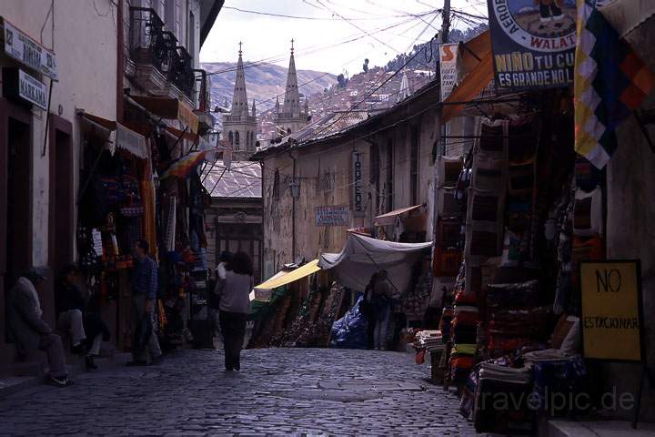 sa_bolivien_007.JPG - Auf dem Kunstmarkt oberhalb der Baslica San Francisco in La Paz, Bolivien