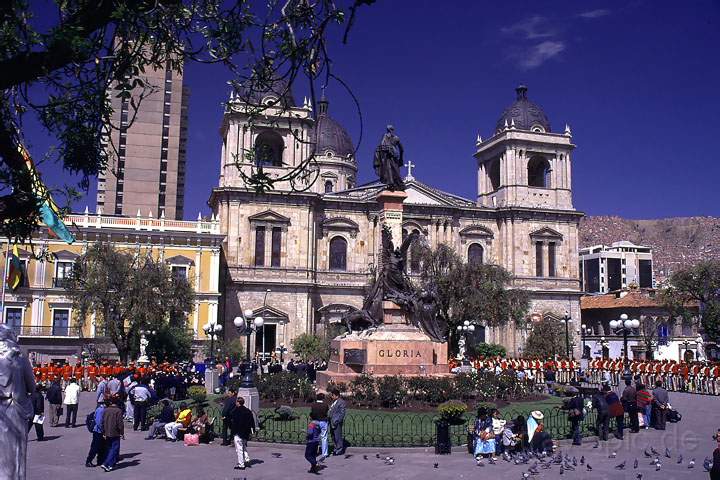 sa_bolivien_009.JPG - Der schne Plaza Murillo in La Paz, Bolivien