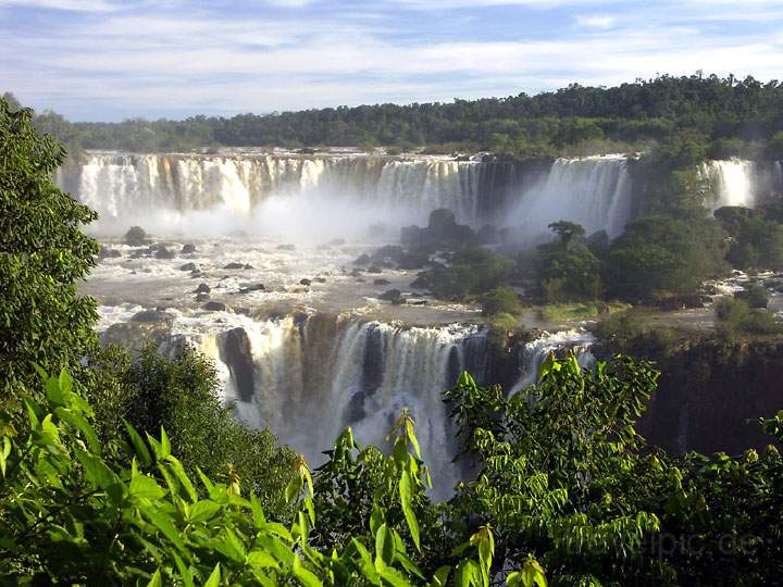 sa_br_iguacu_002.jpg - Blick auf den argentinischen Teil der Iguacu-Flle von Brasilien