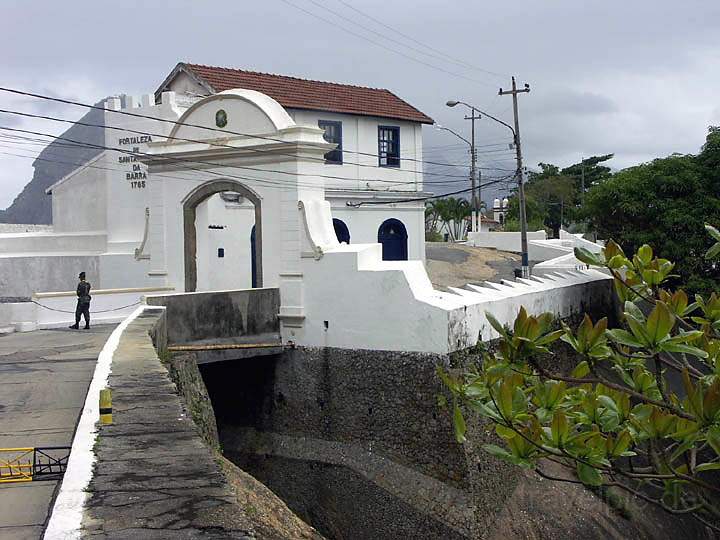 sa_br_niteroi_008.JPG - Fortaleza de Santa Cruz - Festungsanlage am uersten Ende der Bucht von Guanabara