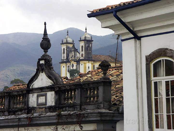 sa_br_ouro_preto_004.JPG - wohin man schaut - es ist immer eine Kirche mit dabei